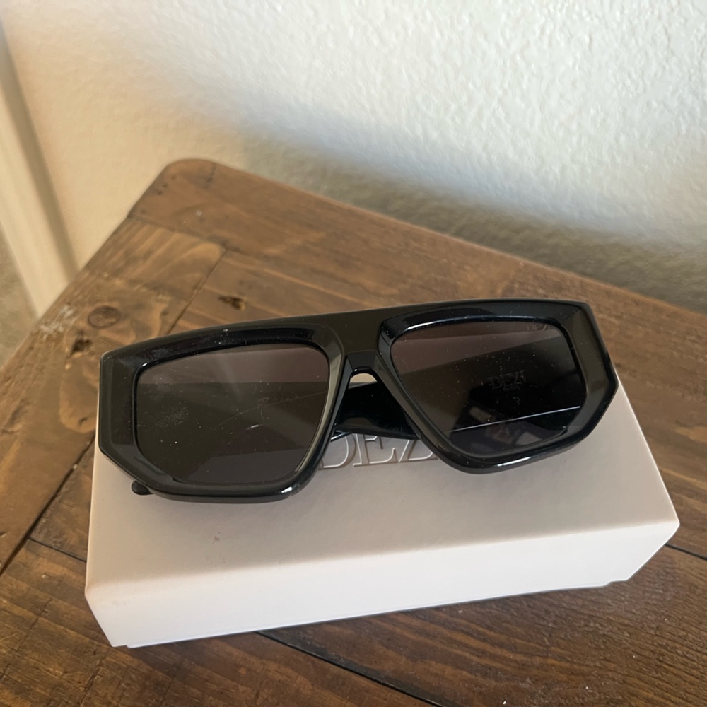 Black Rectangular Sunglasses - image 1